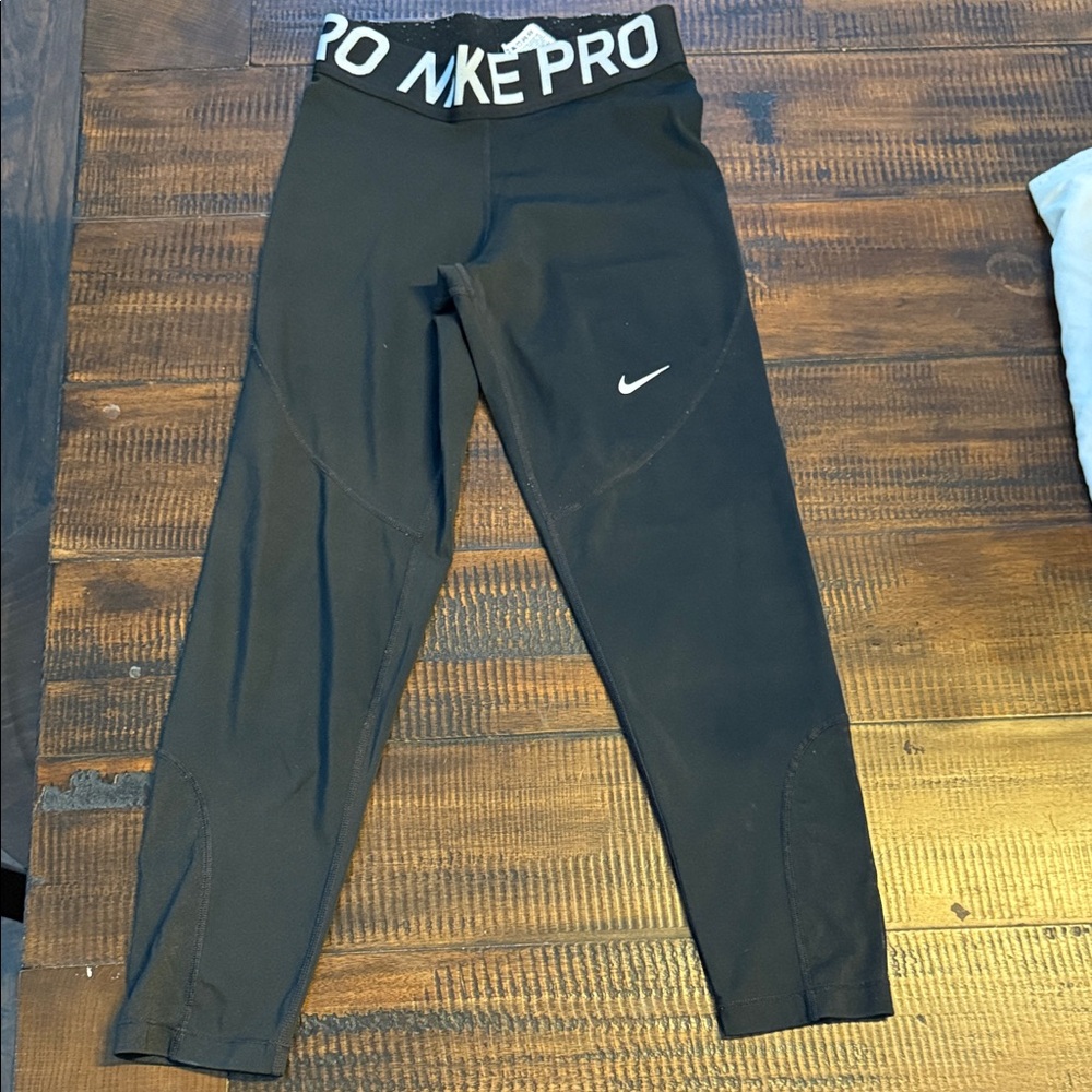 Nike Pro 365 Women’s Cropped Leggings